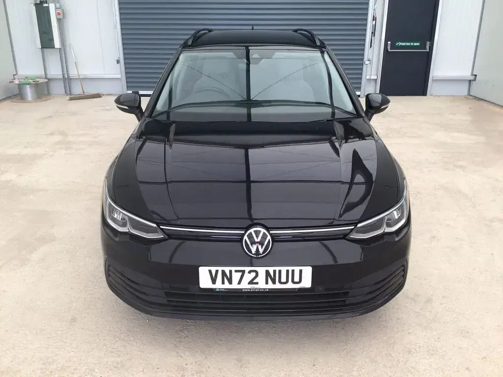 Used VW Golf VIII Life 150 HP (110 kW) 2022 Black Estate