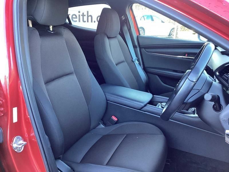 Begagnad Mazda 3 Exclusive-Line 2023 Röd Halvkombi