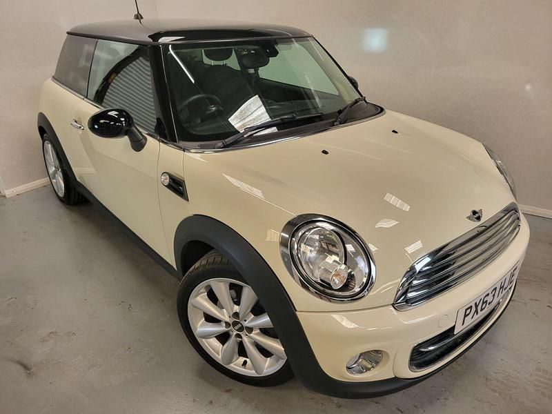 White Used 2013 Mini Cooper Hatch Hatchback | £5,999 (Super price) - Image 1/4