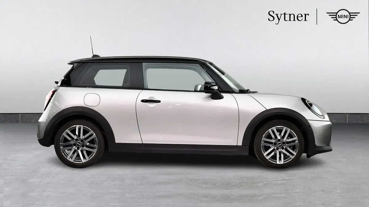 Used Mini Cooper Hatch 113 kW (154 HP) 2025 Silver Hatchback