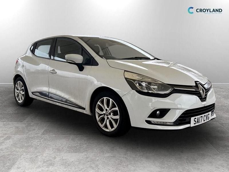 Used Renault Clio IV Dynamique 75 HP (55 kW) 2017 White Hatchback
