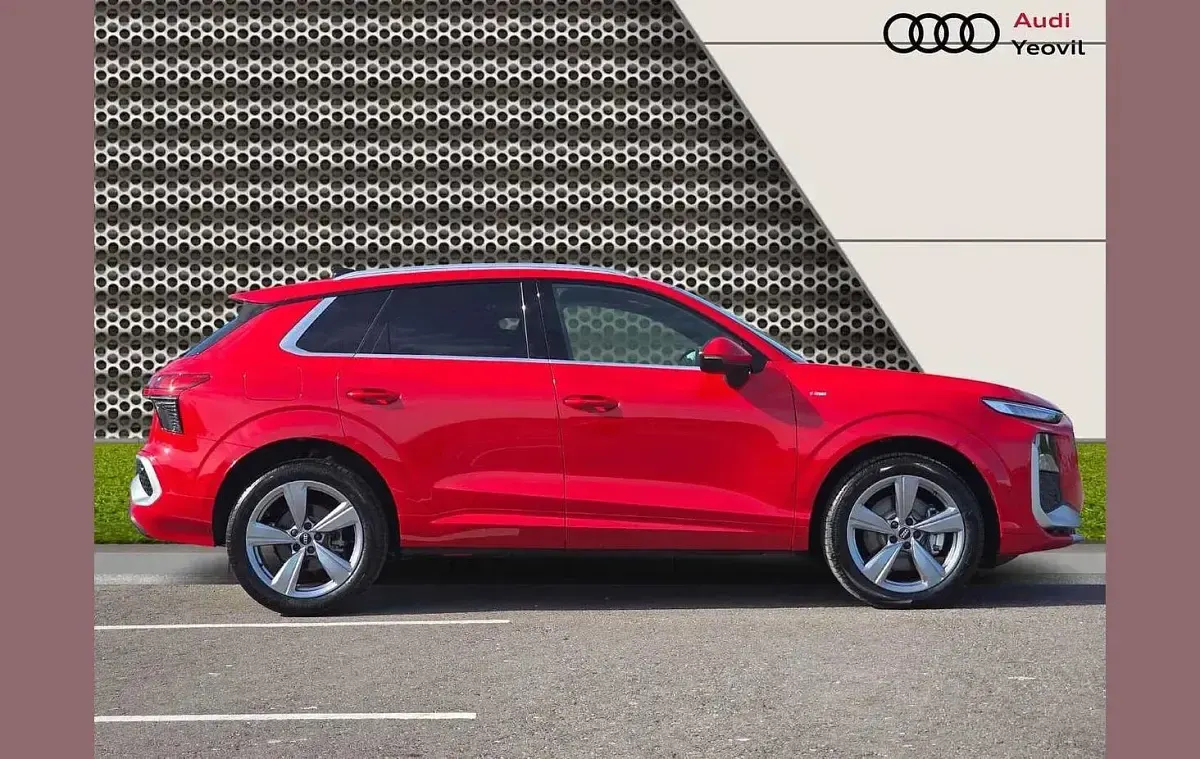 Used Audi Q3 S-Line 200 HP (147 kW) 2026 Red SUV