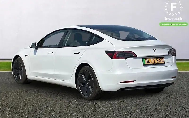 Used Tesla Model 3 Long Range AWD 258 kW (351 HP) 2022 White Sedan