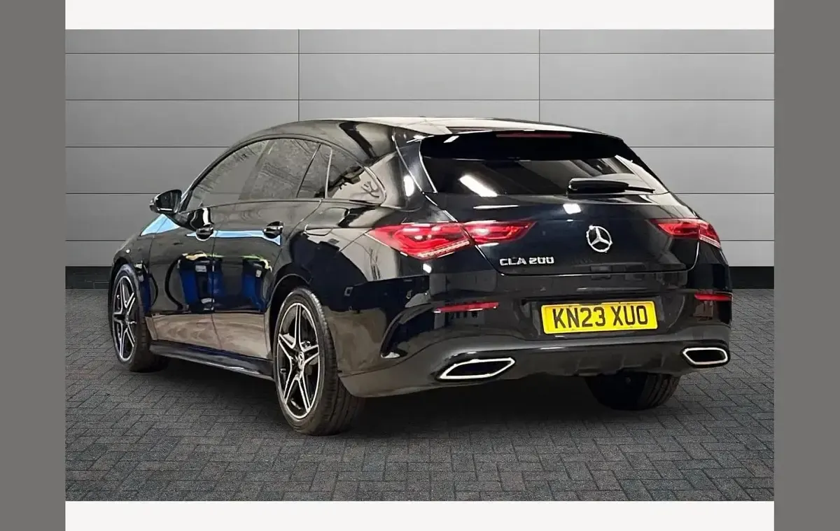 Used Mercedes CLA200 Executive 163 HP (119 kW) 2023 Black Estate