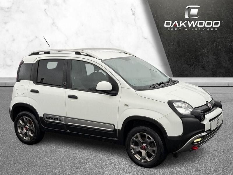 Used Fiat Panda Cross Cross 90 HP (66 kW) 2016 White Hatchback