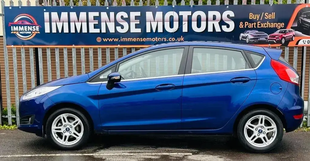 Used Ford Fiesta Zetec 75 HP (55 kW) 2013 Blue Hatchback