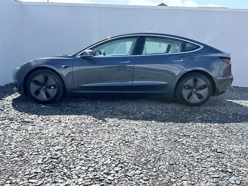 Używany Tesla Model 3 254 kW (346 KM) 2019 Szary Sedan/Limuzyna