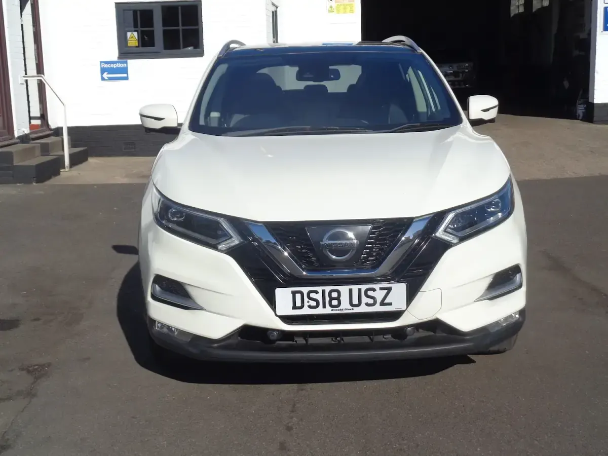 Used Nissan Qashqai Tekna 2018 White SUV
