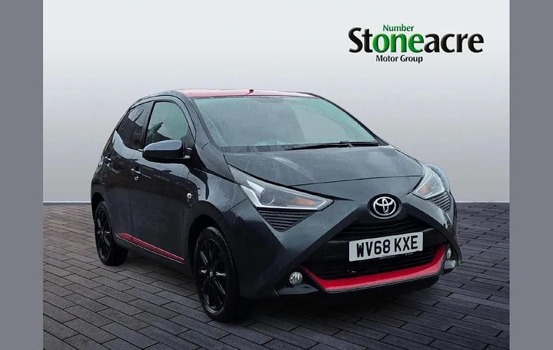 Used Toyota Aygo x-press 68 HP (50 kW) 2018 Grey Hatchback