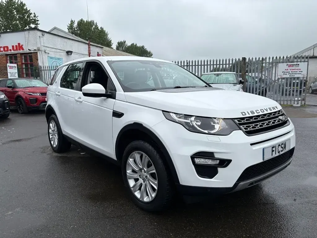 Used Land Rover Discovery 4 SE 180 HP (132 kW) 2015 White SUV
