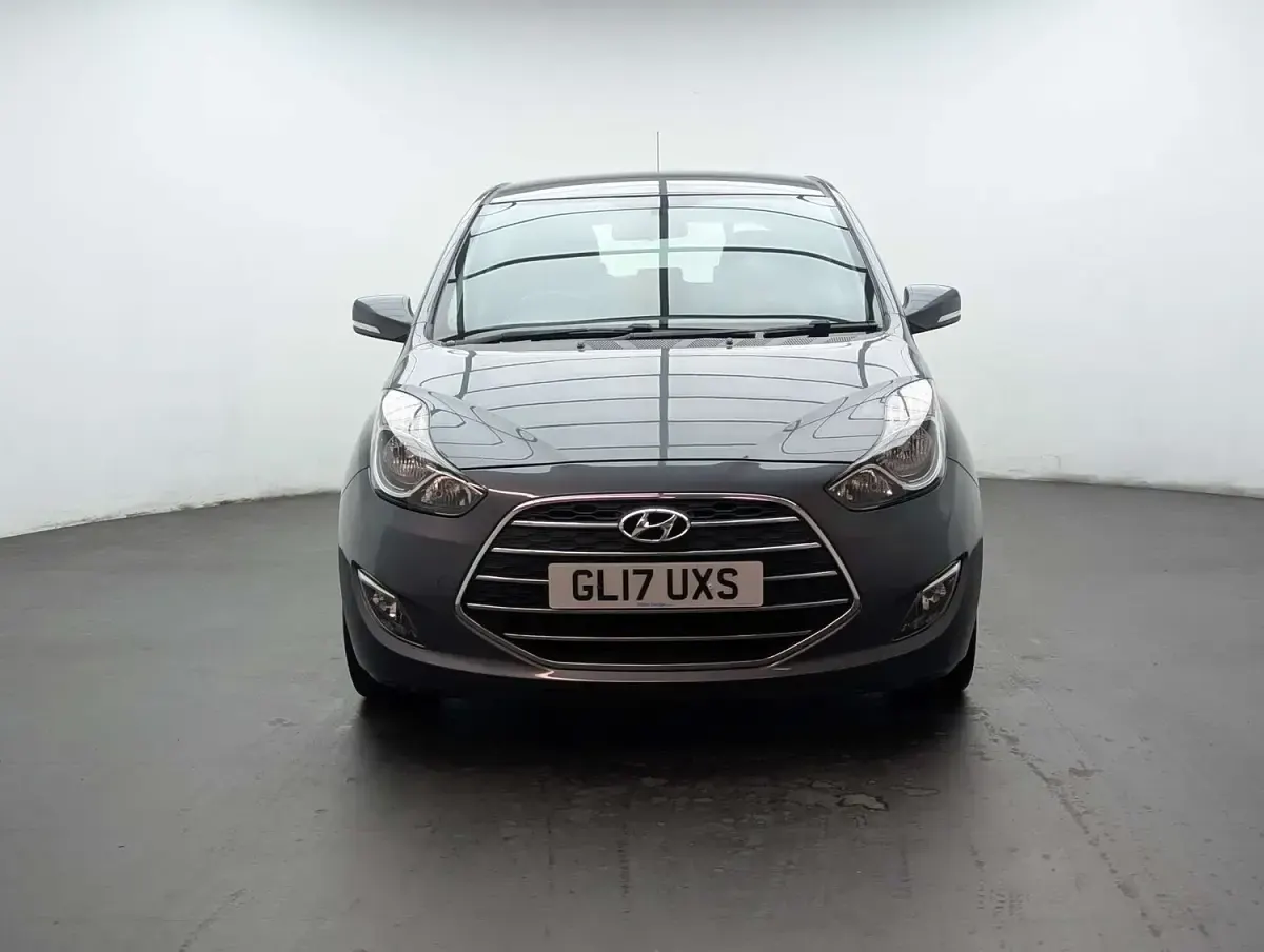 Used Hyundai ix20 SE 125 HP (91 kW) 2017 Grey Hatchback