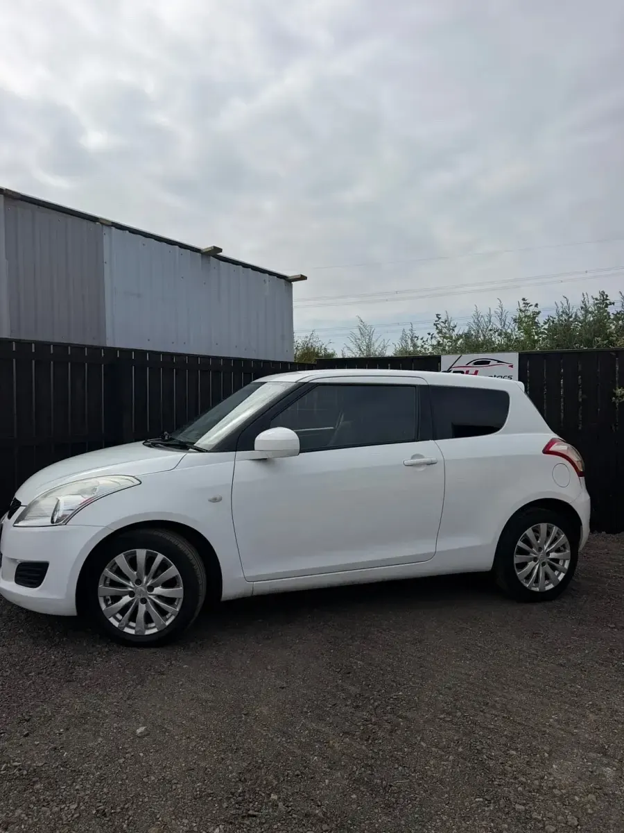 Used Suzuki Swift SZ3 94 HP (69 kW) 2011 White Hatchback