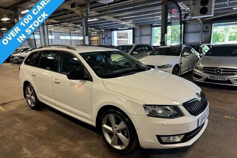 White Used 2015 Skoda Octavia Elegance Estate | £5,990 (Fair price) - Image 1/1