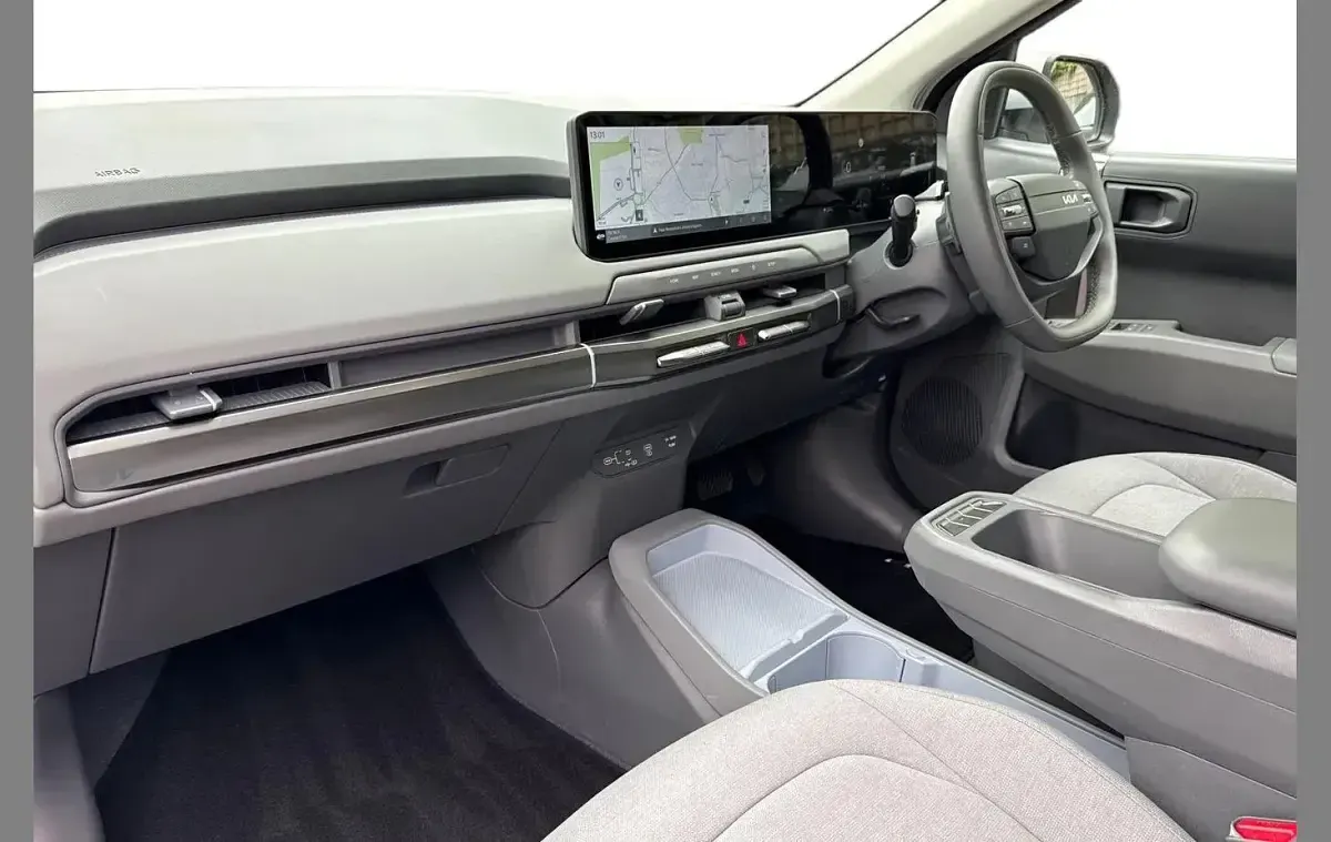 Used Kia EV3 Air 147 kW (201 HP) 2025 Silver SUV