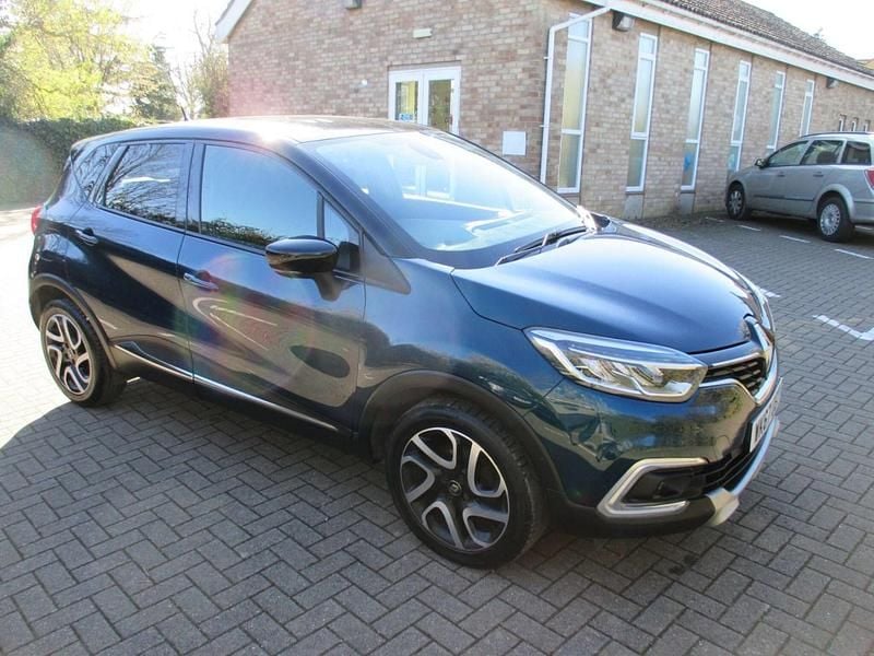 Used Renault Captur Dynamique 90 HP (66 kW) 2017 Blue/black SUV