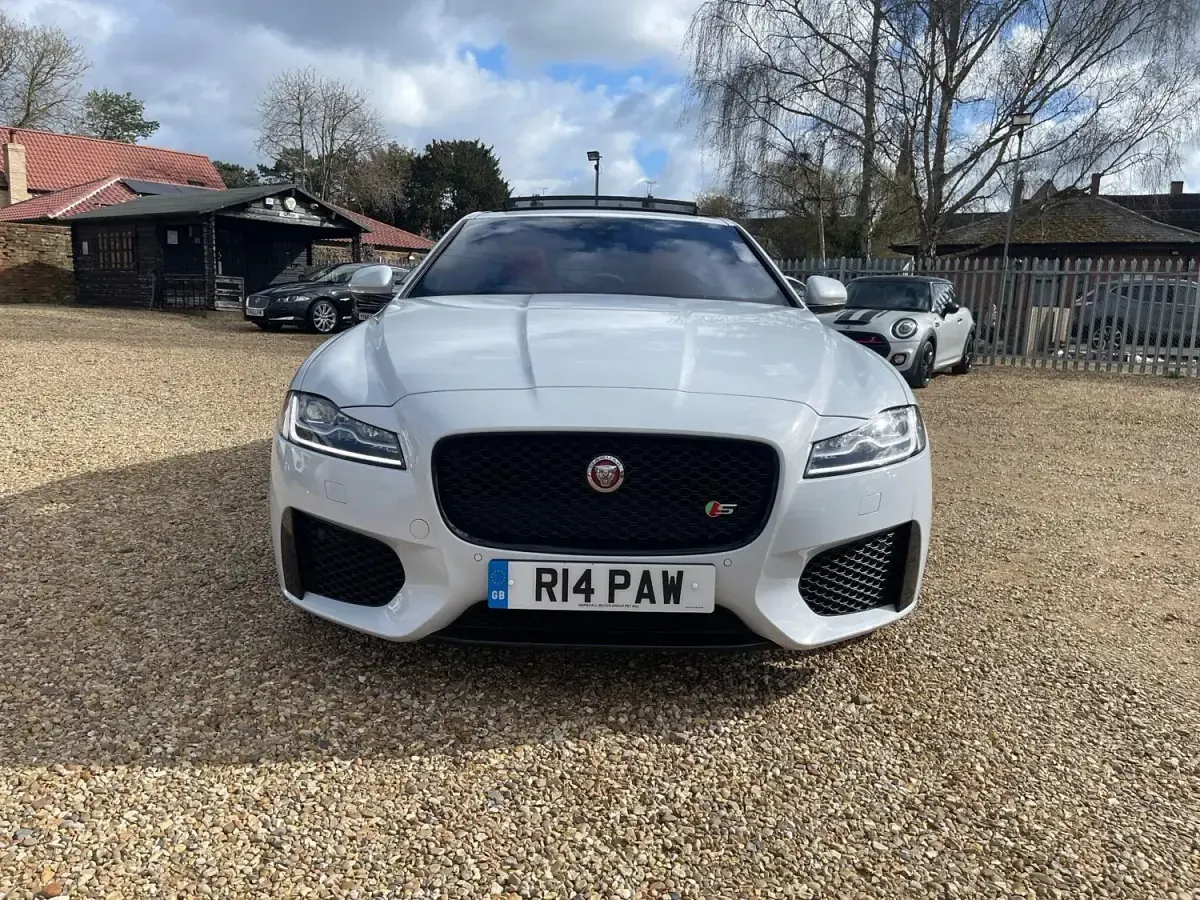 Begagnad Jaguar XF Supercharged 2016 Vit Sedan