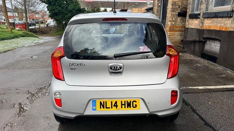 Used Kia Picanto 68 HP (50 kW) 2014 Silver Hatchback