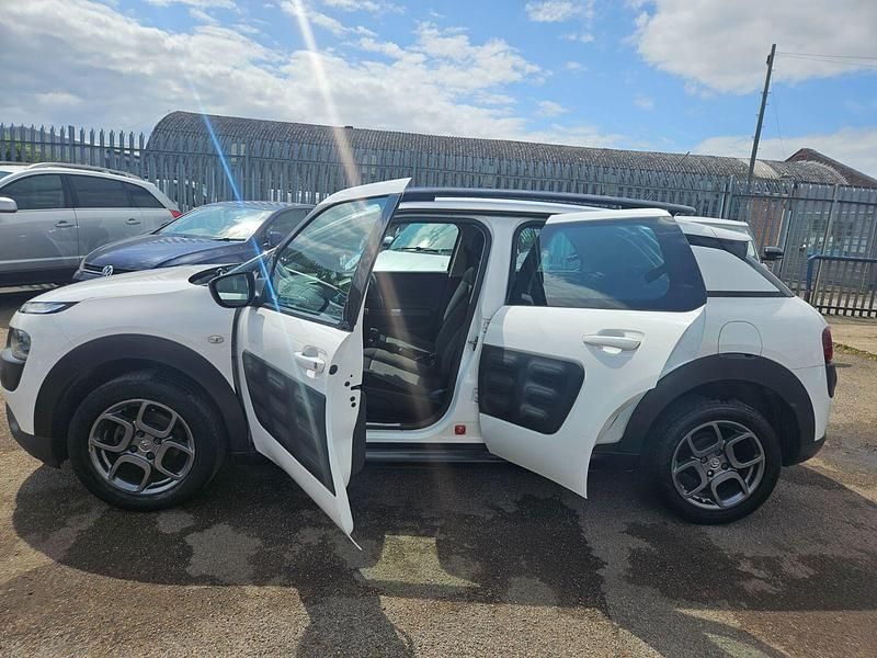 Used Citroën C4 Cactus Feel 2016 White Hatchback