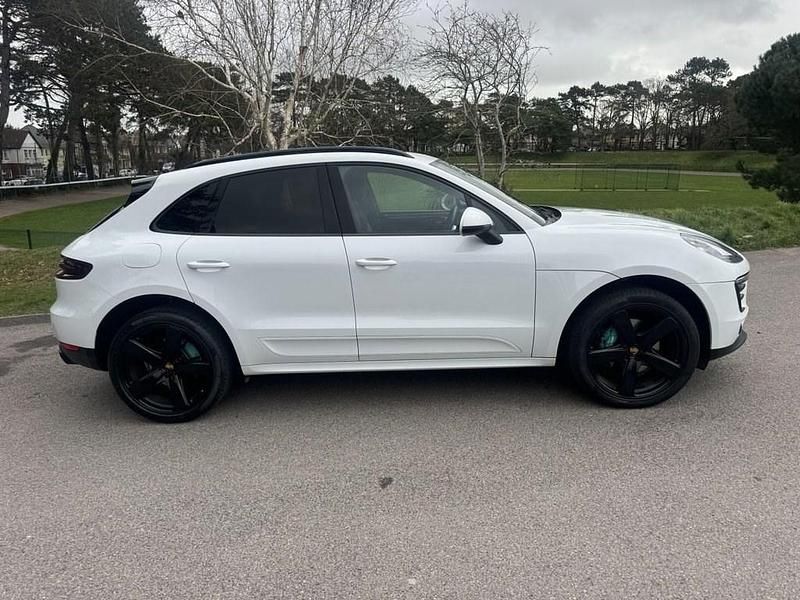 Used Porsche Macan 258 HP (189 kW) 2017 White SUV