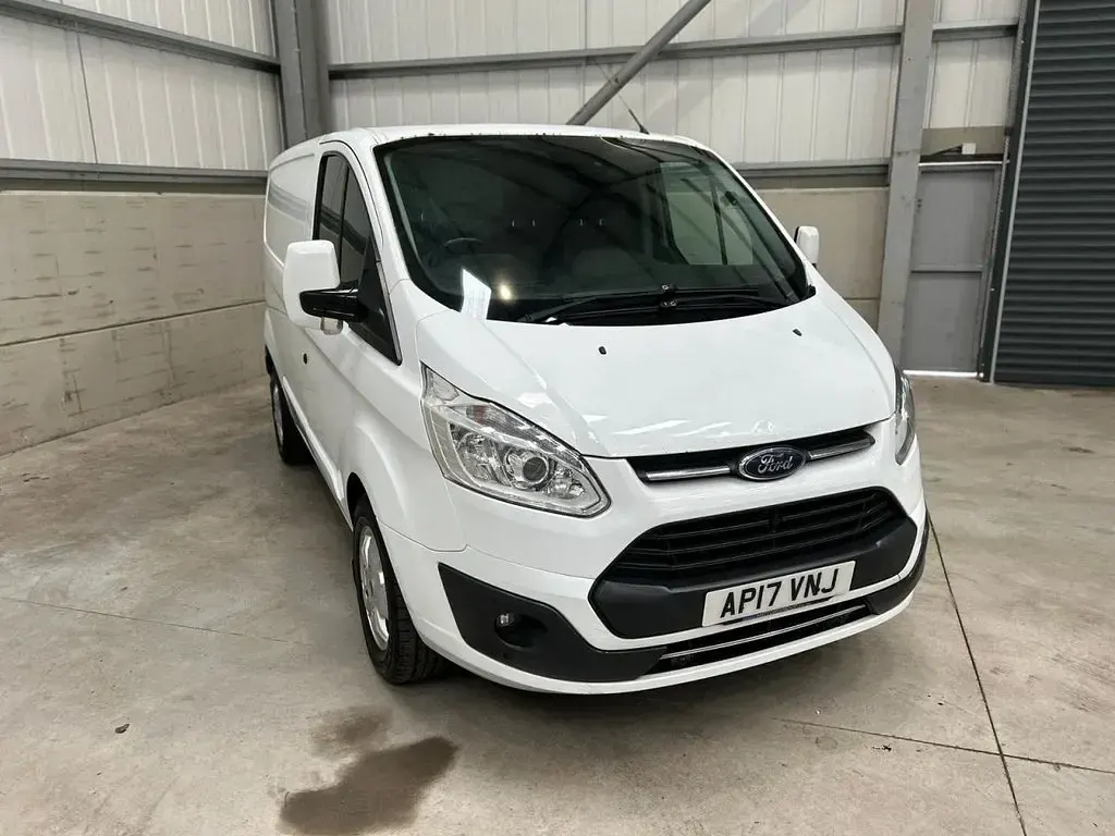 Used Ford Transit Custom Limited 130 HP (95 kW) 2017 White Van