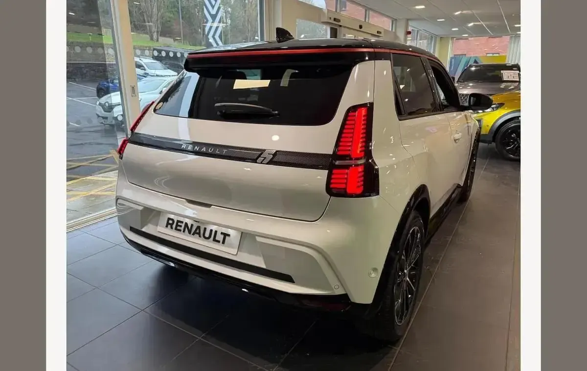 New Renault R5 Iconic 89 kW (122 HP) 2026 Other Hatchback