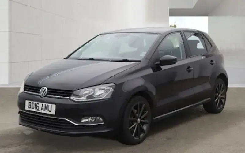 Begagnad VW Polo Design 90 HK (66 kW) 2015 Halvkombi