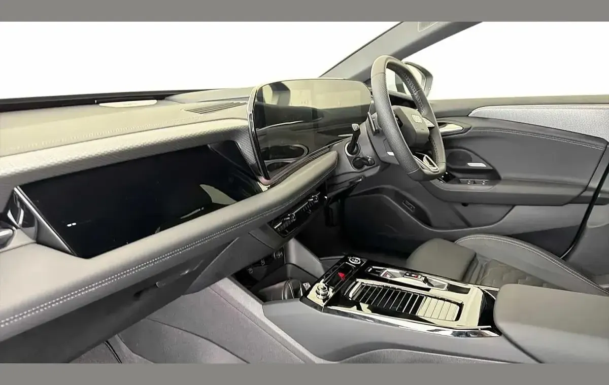 Używany Audi A6 e-tron S-Line 266 kW (362 KM) 2025 Biały Kombi