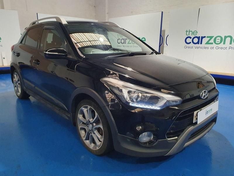 Black Used 2017 Hyundai i20 Active Hatchback | £4,999 (Fair price) - Image 1/4