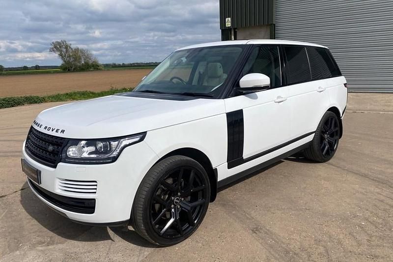 White Used 2015 Land Rover Range Rover Vogue SUV | £20,995 (Fair price) - Image 1/1
