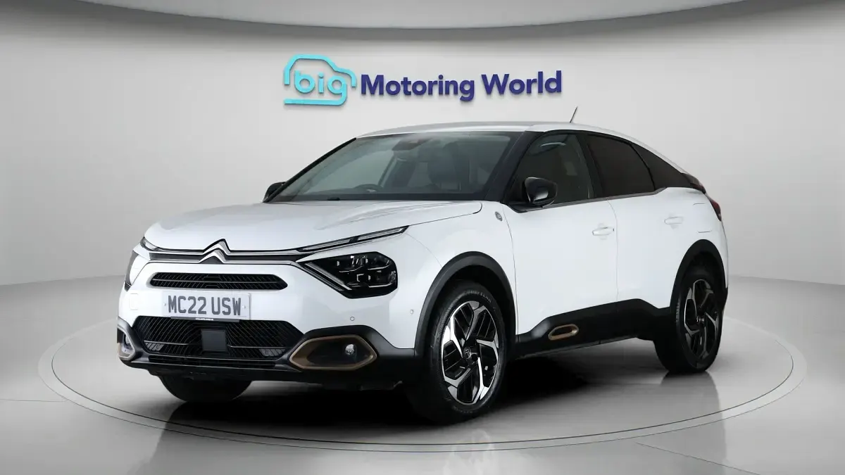Used Citroën C4 PureTech 130 HP (95 kW) 2022 White Hatchback