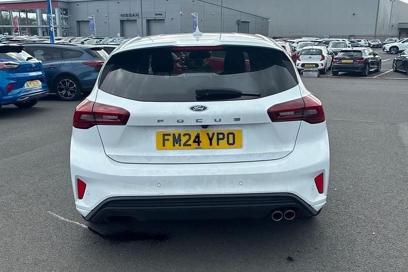 Second-hand Ford Focus ST-Line 125 CP (91 kW) 2024 Alb Hatchback