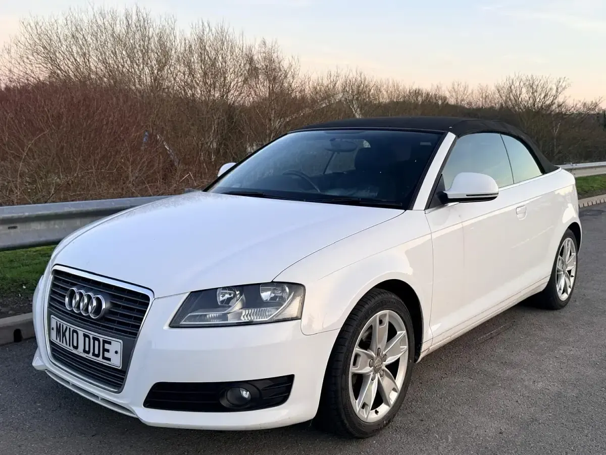 Begagnad Audi A3 Cabriolet Sport 105 HK (77 kW) 2010 Vit Cab