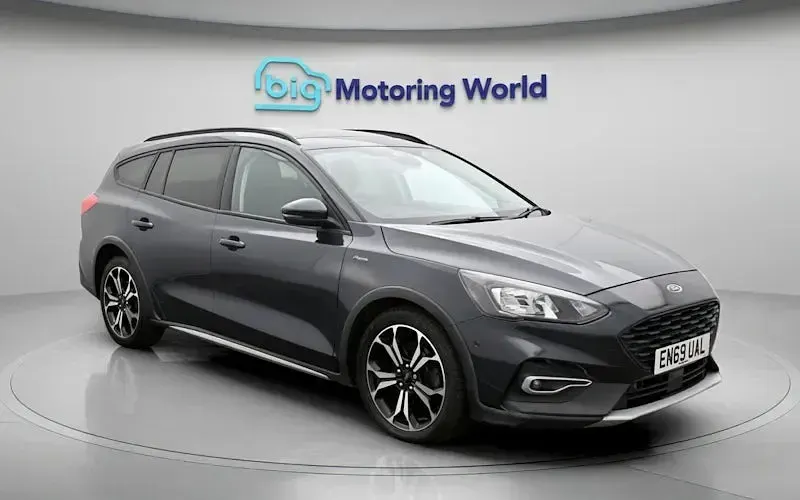 Used Ford Focus Active X 120 HP (88 kW) 2020 Blue Estate