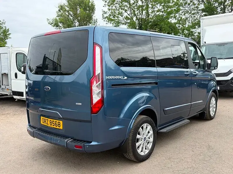 Used Ford Tourneo Custom Titanium 130 HP (95 kW) 2019 Blue Van