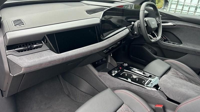 Used Audi Q6 Sportback e-tron Advanced 185 kW (252 HP) 2025 Black SUV