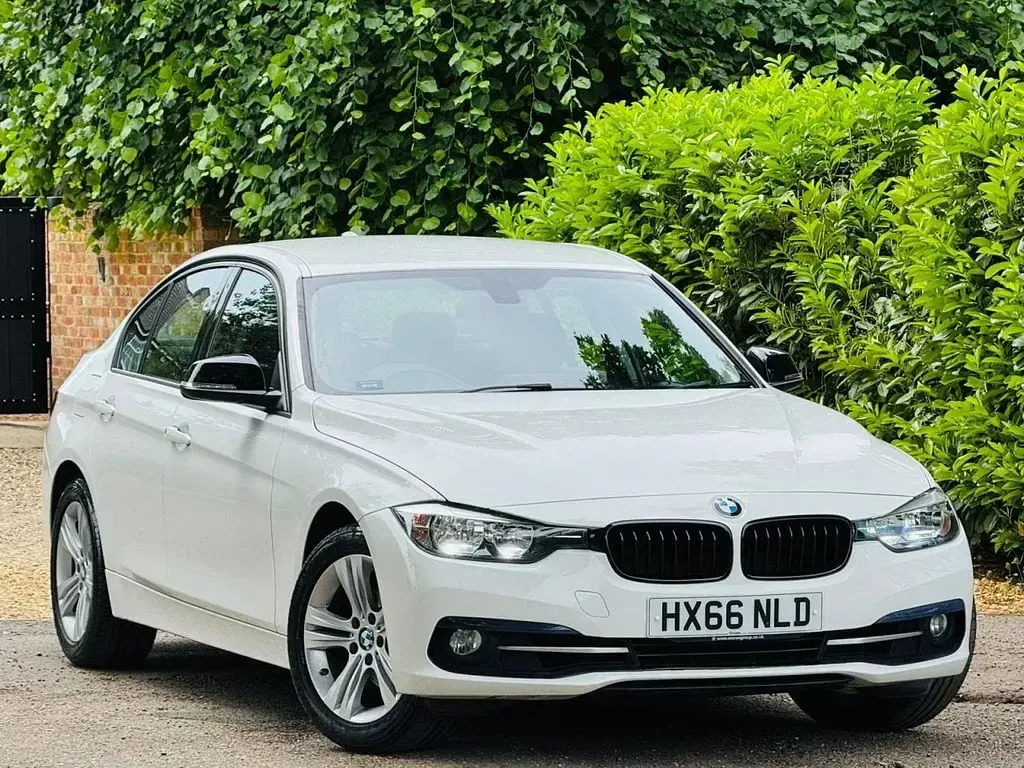 Used BMW 320 Sport Line 184 HP (135 kW) 2016 White Sedan