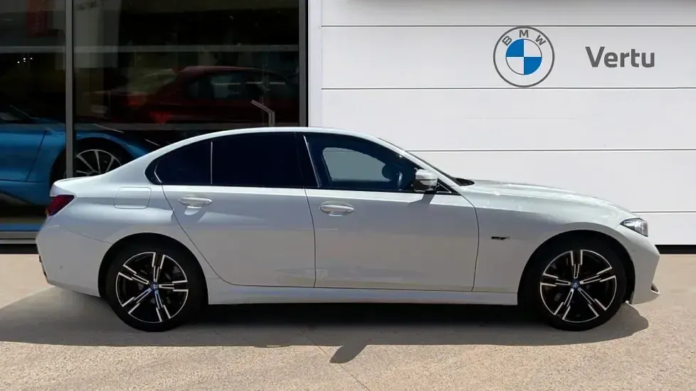 Used BMW 330e M Sport 292 HP (214 kW) 2024 White Sedan