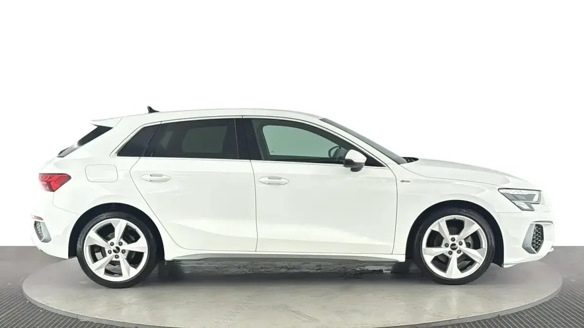 Used Audi A3 Sportback S-Line 110 HP (80 kW) 2022 White Hatchback