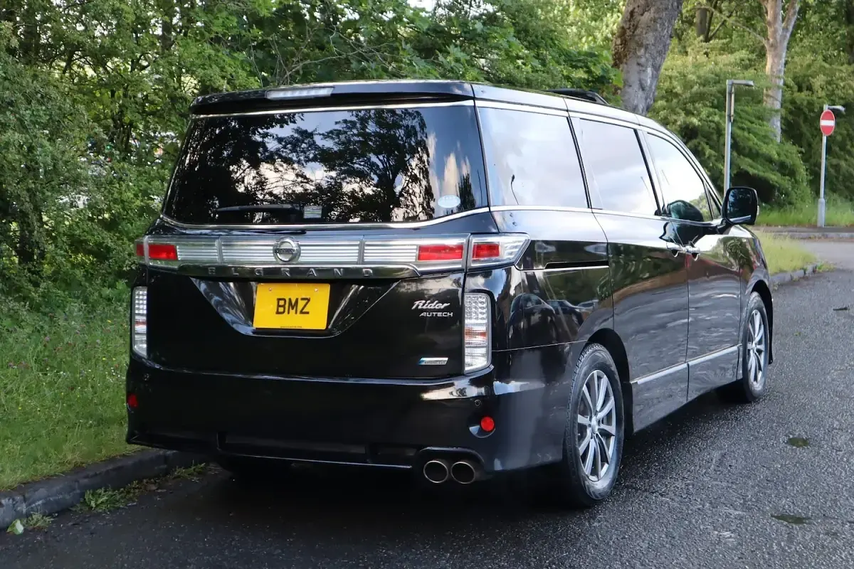 Used Nissan Elgrand Premium Edition 2011 Black MPV