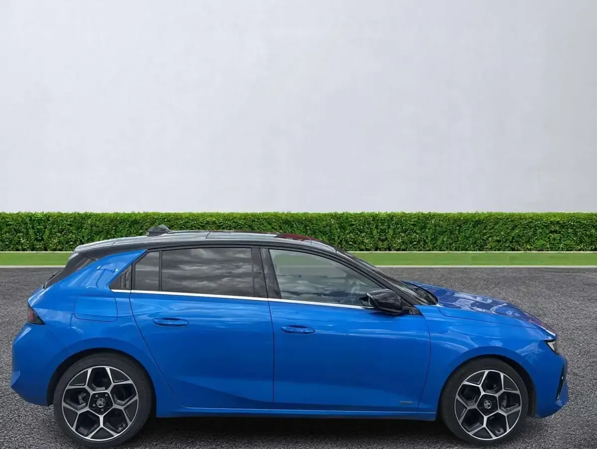 Used Vauxhall Astra Ultimate 130 HP (95 kW) 2023 Blue