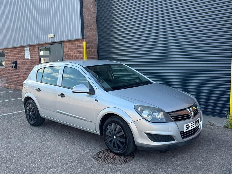 Used Vauxhall Astra 2009 Silver Hatchback