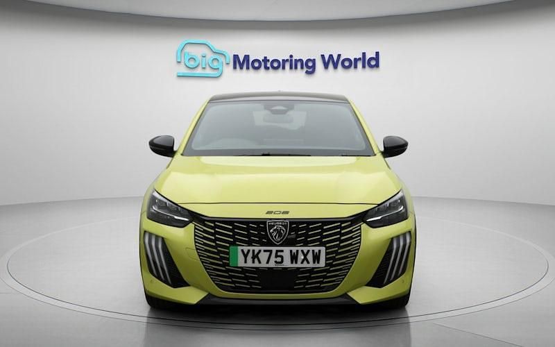 New Peugeot e-208 Premium 114 kW (156 HP) 2025 Yellow Hatchback