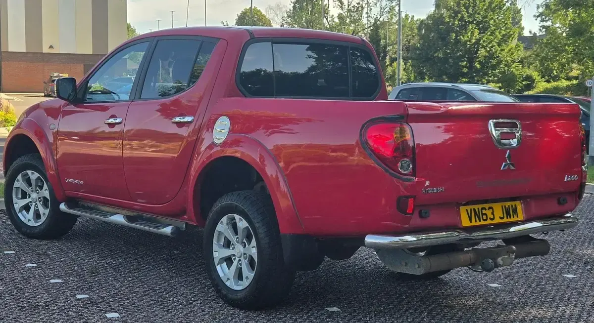Used Mitsubishi L200 176 HP (129 kW) 2014 Red Pickup