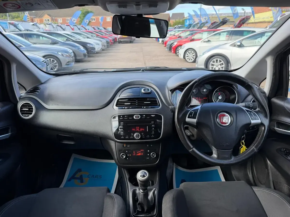 Used Fiat Punto Easy Plus 69 HP (50 kW) 2016 Black Hatchback