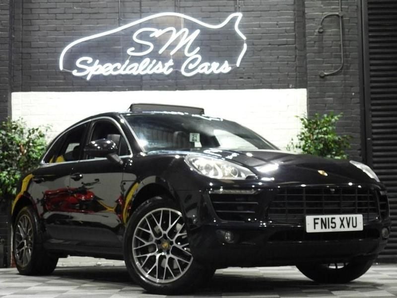 Black Used 2015 Porsche Macan SUV | £16,490 (Fair price) - Image 1/4
