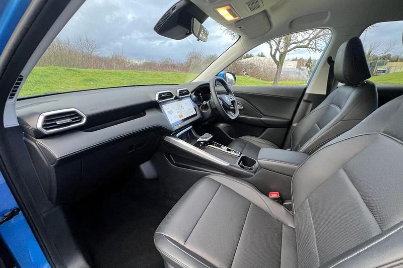 Blue Used 2025 MG ZS Trophy SUV | £17,391 (Good price) - Image 1/3