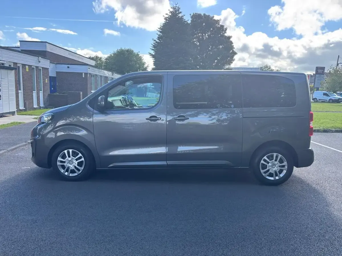 Used Peugeot Traveller Business-Line 148 HP (108 kW) 2017 Grey MPV