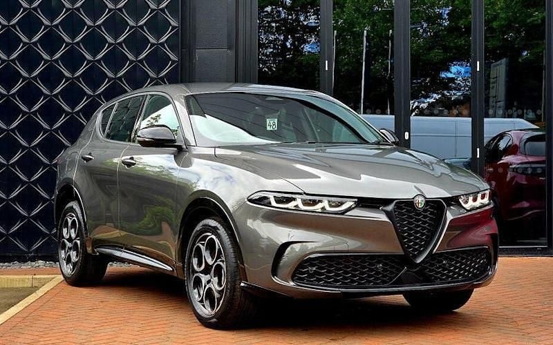 New 2025 Alfa Romeo Tonale Sprint SUV | £29,995 (Fair price) - Image 1/4