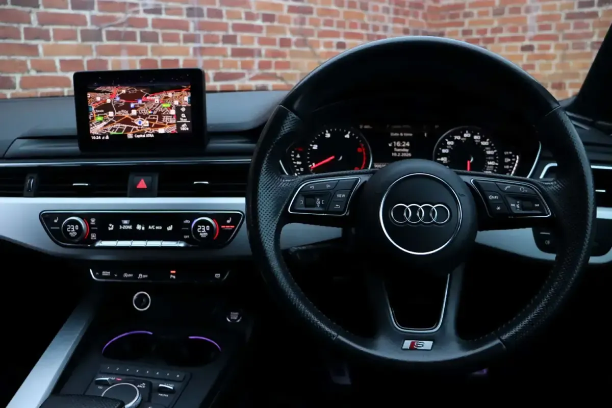 Usado Audi A5 Sportback S-Line 190 CV (139 kW) 2018 Gris Utilitario