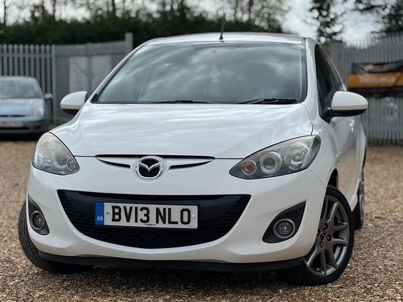 Używany Mazda 2 Edition 2013 Biały Hatchback